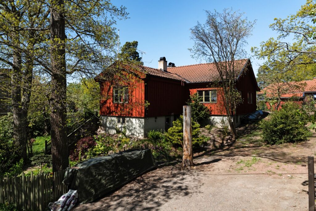10. Nybyggnation attefallshus losvirke Kallhalls Villastad Staket